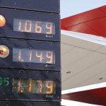 Adiós al diésel y la gasolina 95: se aproximan cambios en el etiquetado. / Juan Carlos Hidalgo (EFE)
